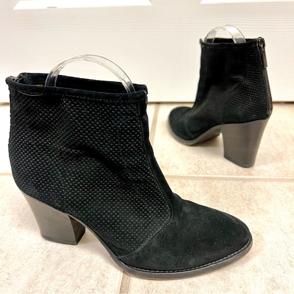 AQUATALIA FIA Black Perforated Suede Weatherproof Ankle Boots women’s size 7